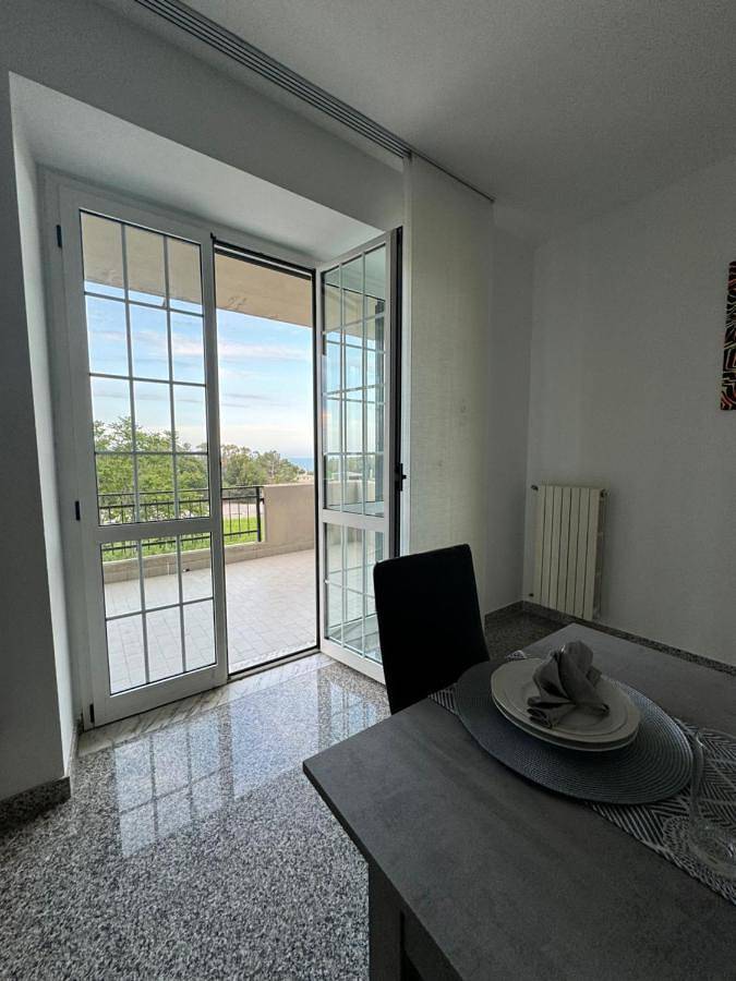 Gîte pour 12 personnes, avec Balcon et Terrasse ainsi que Jardin et Vue à Petacciato - 3