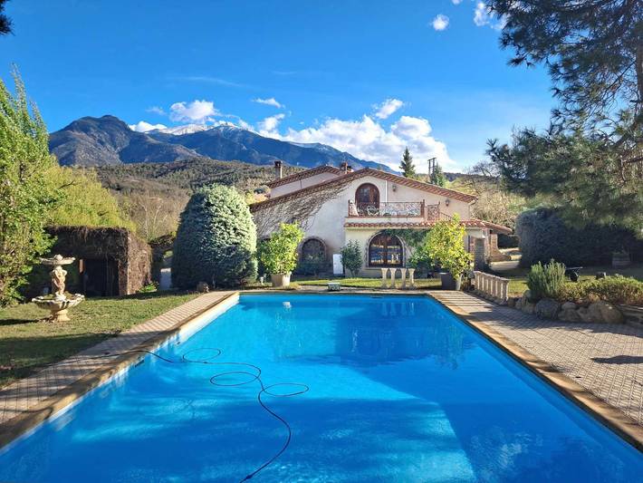 Maison de vacances pour 2 personnes, avec Terrasse ainsi que Jardin et Piscine à Prades