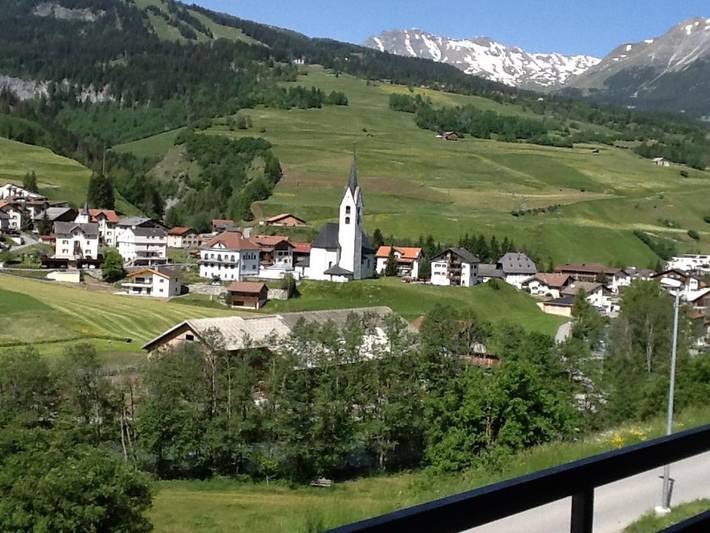 Ganze Ferienwohnung, Tgesa Marlotscha - 4.5 Zimmerwohnung - 6 Betten in Surses, Albula