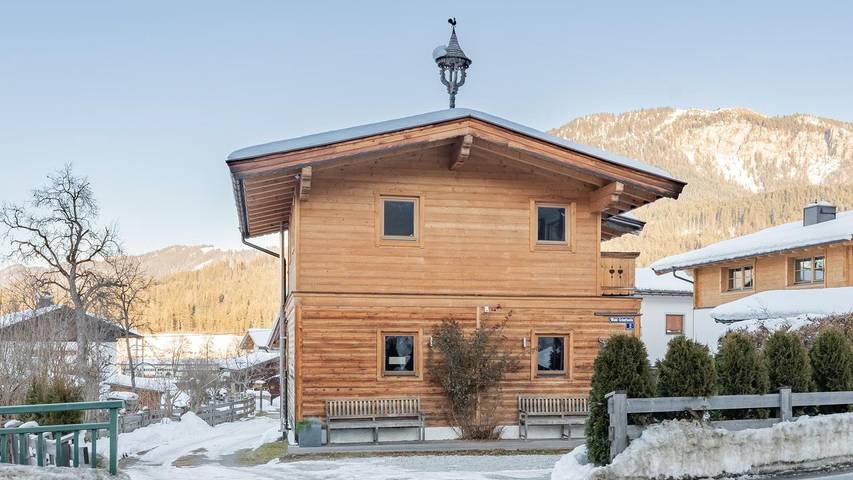 Chalet voor 10 personen, met balkon en tuin in St. Johann in Tirol