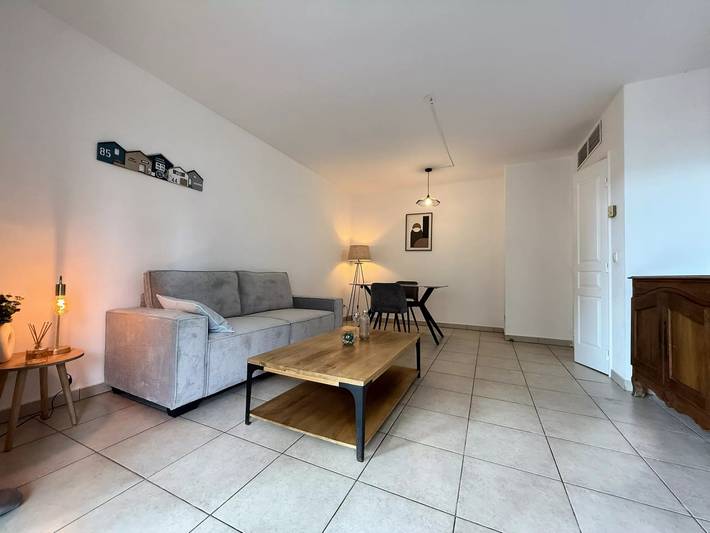 Gîte pour 2 personnes, avec terrasse dans Theatre De La Licorne - 3