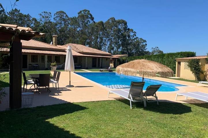 Villa für 23 Personen, mit Garten und Whirlpool - 1