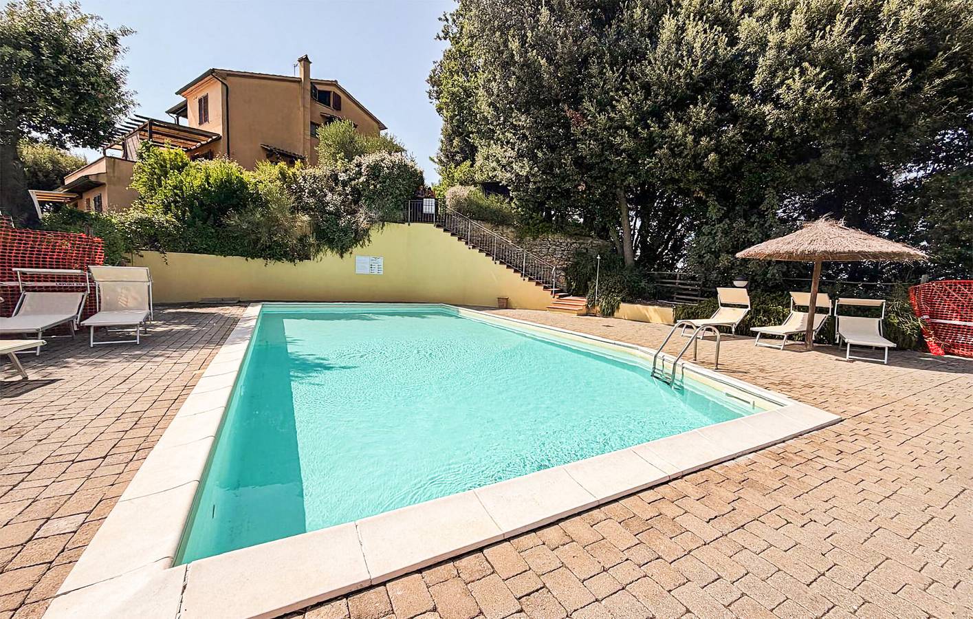 Ganze Ferienwohnung, Charmante Ferienwohnung mit Pool und Terrasse in der Nähe des Stadtzentrums von Montescudaio in Montescudaio, Etruskische Küste