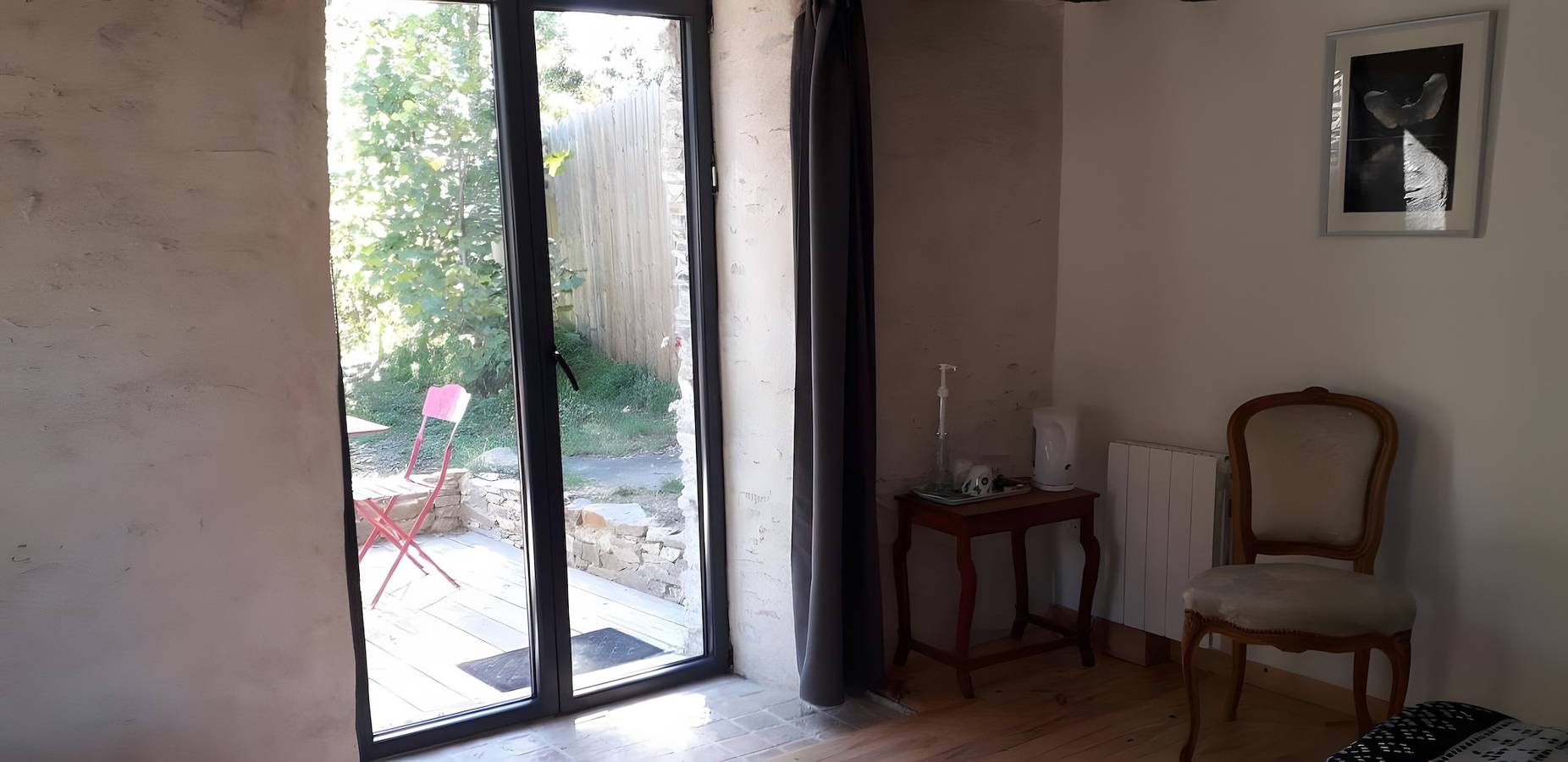Family Room with Shared Terrace, Communal Garden and Wi-Fi in La Possonnière, Loire Valley