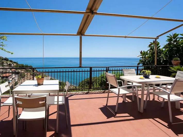 Ferienwohnung für 3 Personen, mit Balkon in Cipressa