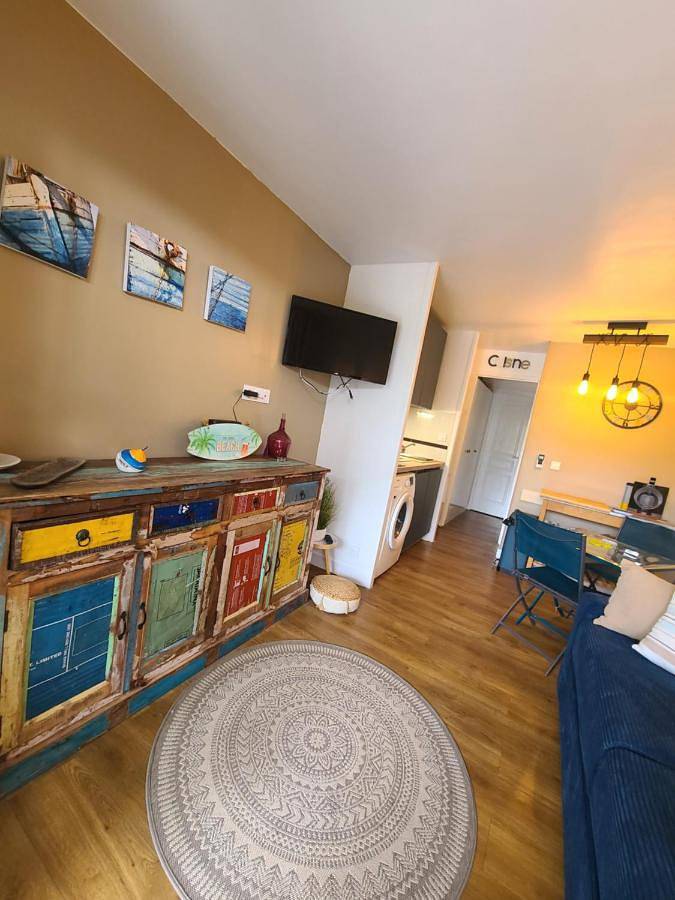 Gîte pour 4 personnes, avec vue ainsi que jardin et piscine, animaux acceptés dans Gare Du Dramont - 2