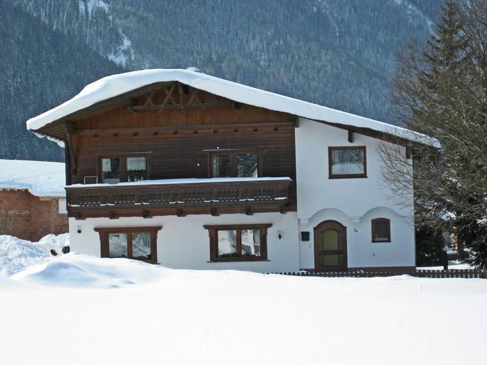 Ferienwohnung für 8 Personen, mit Balkon und Garten in Pettneu am Arlberg