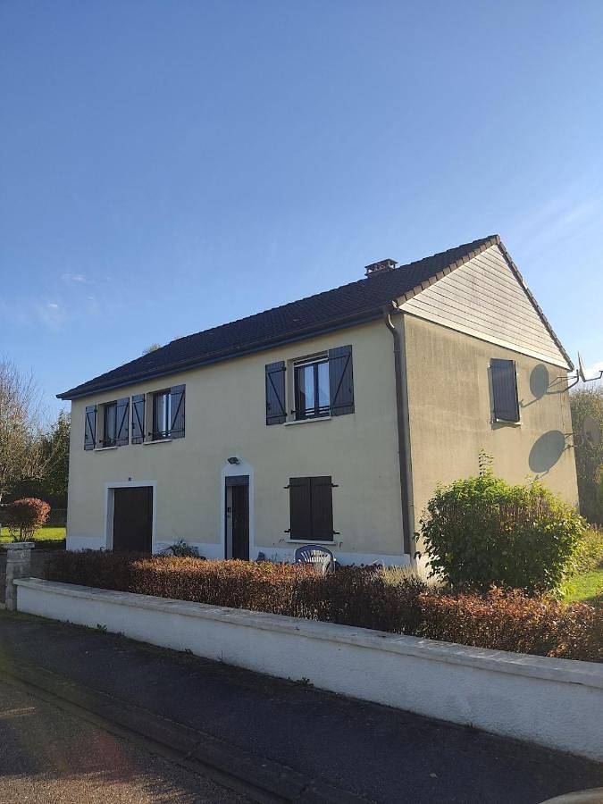 Gîte pour 9 personnes, avec jardin ainsi que vue et terrasse, animaux acceptés dans Liffol-le-Grand