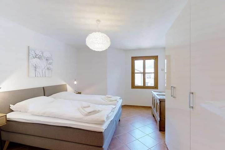Ganze Wohnung, Moderne 2½-Zimmerwohnung im ersten Obergeschoss auf etwa 60 Quadratmetern. in Bregaglia, Sankt Moritz