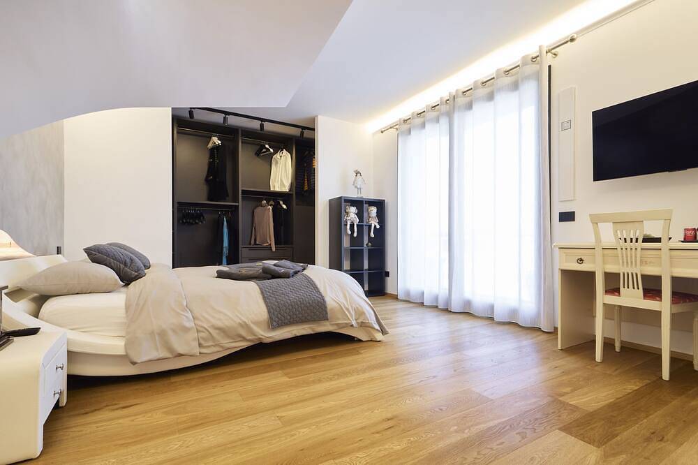 Villa Gio's Elite : Villa di Design con Piscina e Servizi Vip Autodromo Monza in Monza, Brianza