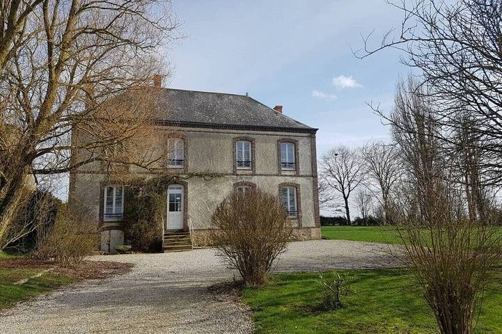 Gîte pour 15 personnes, avec jardin ainsi que jacuzzi et terrasse dans Gas