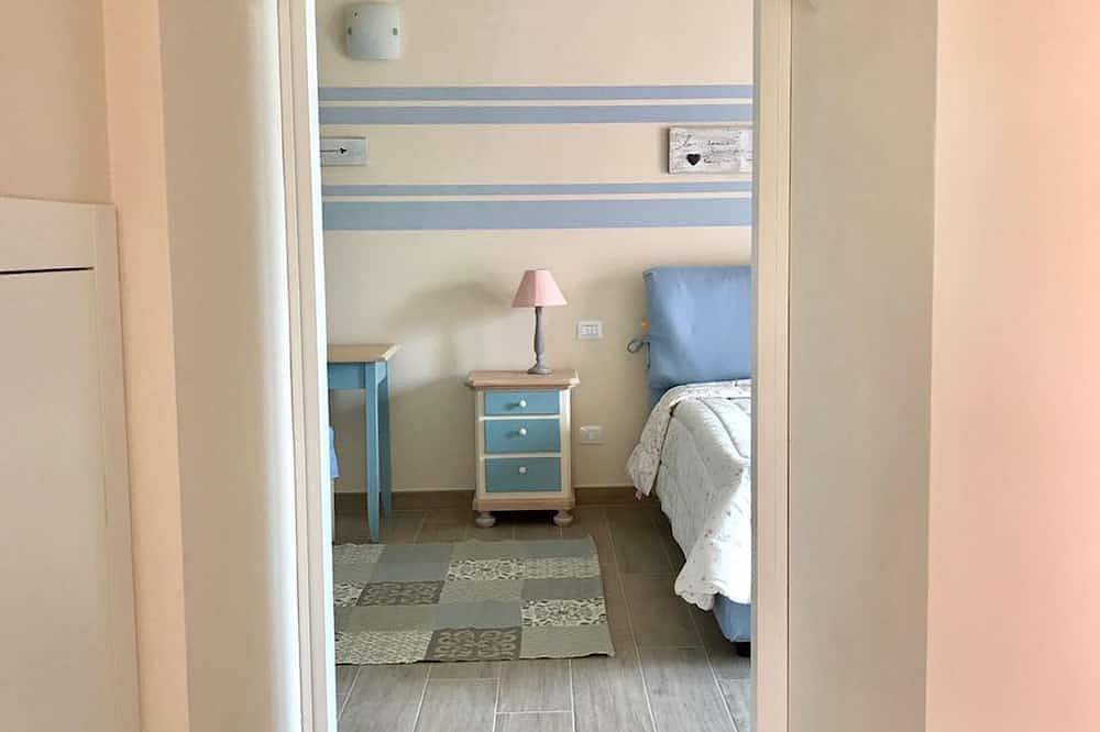 Ganze Wohnung, Gemütliche Wohnung mit einem Schlafzimmer mit einer großen Terrasse in Ponti sul Mincio, Gardasee
