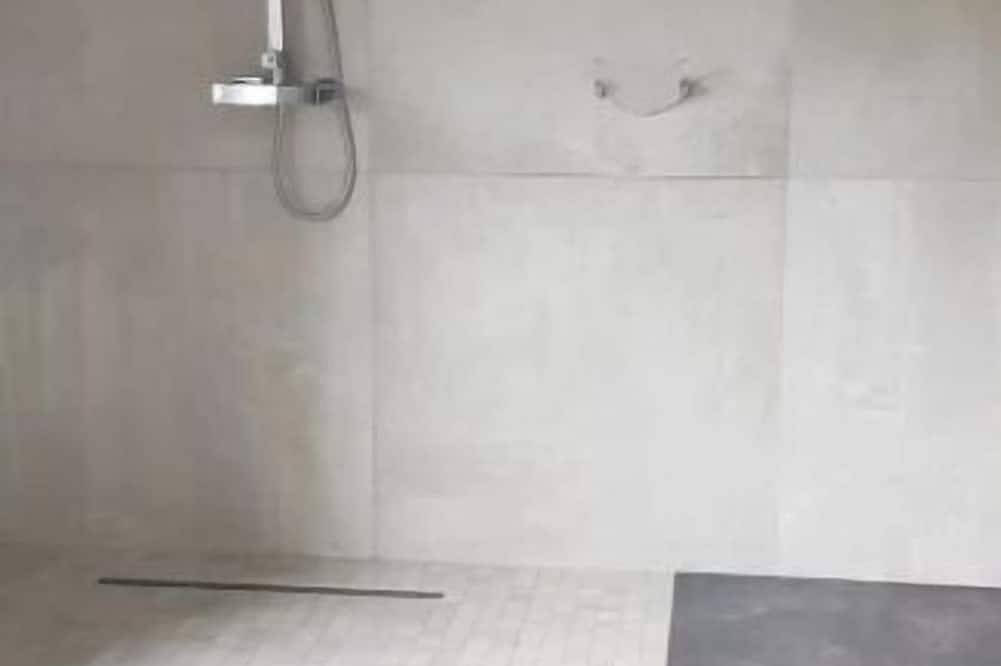 Belle Maison  bien équipée avec jardin et piscine in Marquixanes, Région de Prades