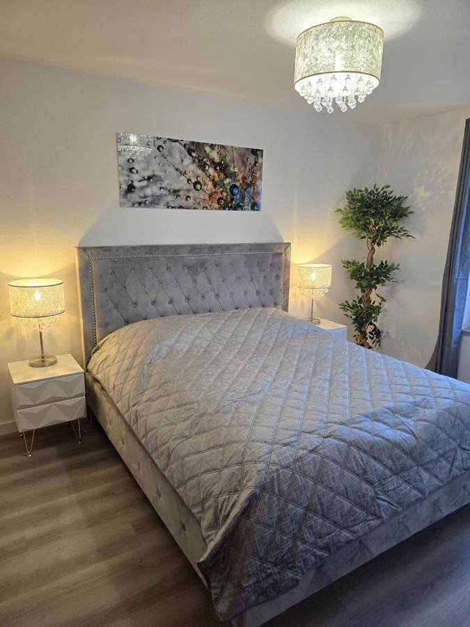 Ferienwohnung für 4 Personen, mit Balkon und Terrasse sowie Sauna und Ausblick in Laubegast