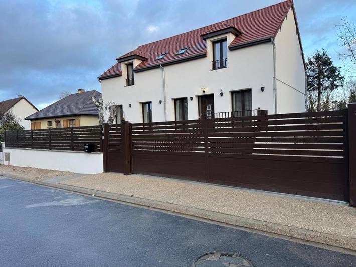 Location de vacances pour 10 personnes, avec jardin à Les Molières