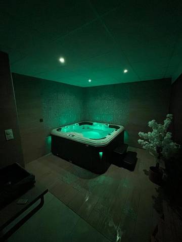 Cottage pour 6 personnes, avec jacuzzi et terrasse à Marck