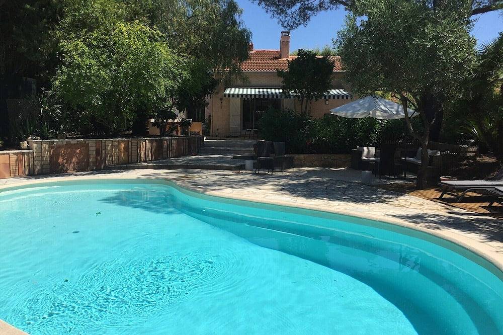 Villa pour 8 Personnes dans Boulouris, Saint-Raphaël