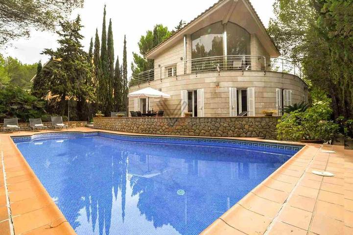 Villa für 8 Personen, mit Balkon und Garten - 1