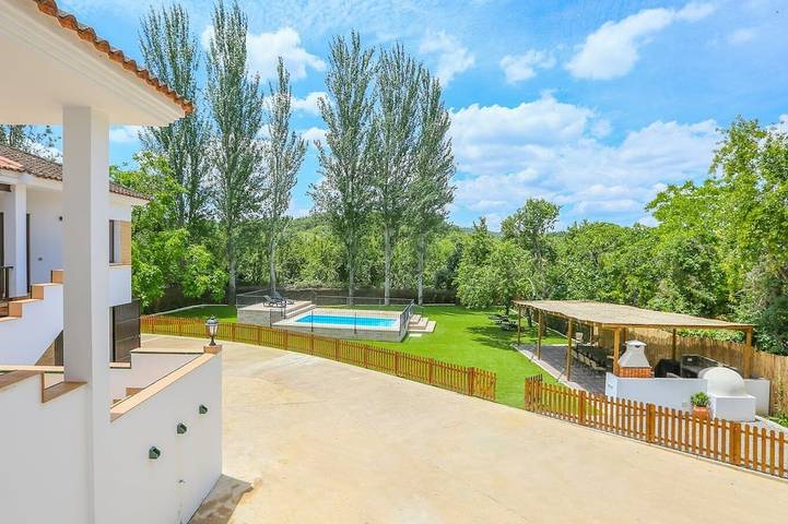 Villa pour 17 personnes, avec terrasse et jardin - 1