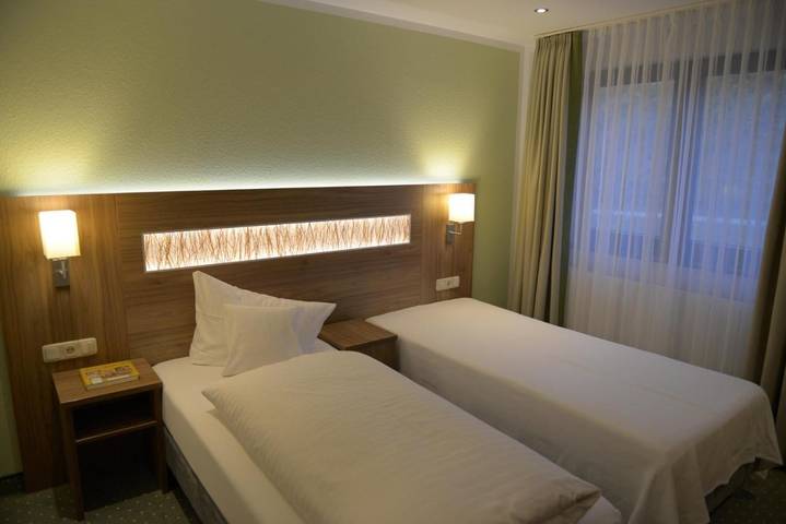 Hotel, mit Garten und Ausblick in Marktheidenfeld - 4
