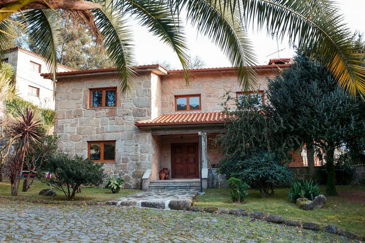 Casa rural para 8 personas, con jardín en Amares - 2