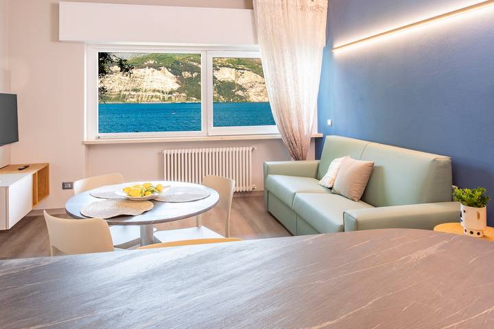 Ferienwohnung für 4 Personen, mit Terrasse und Garten sowie Seeblick in Malcesine