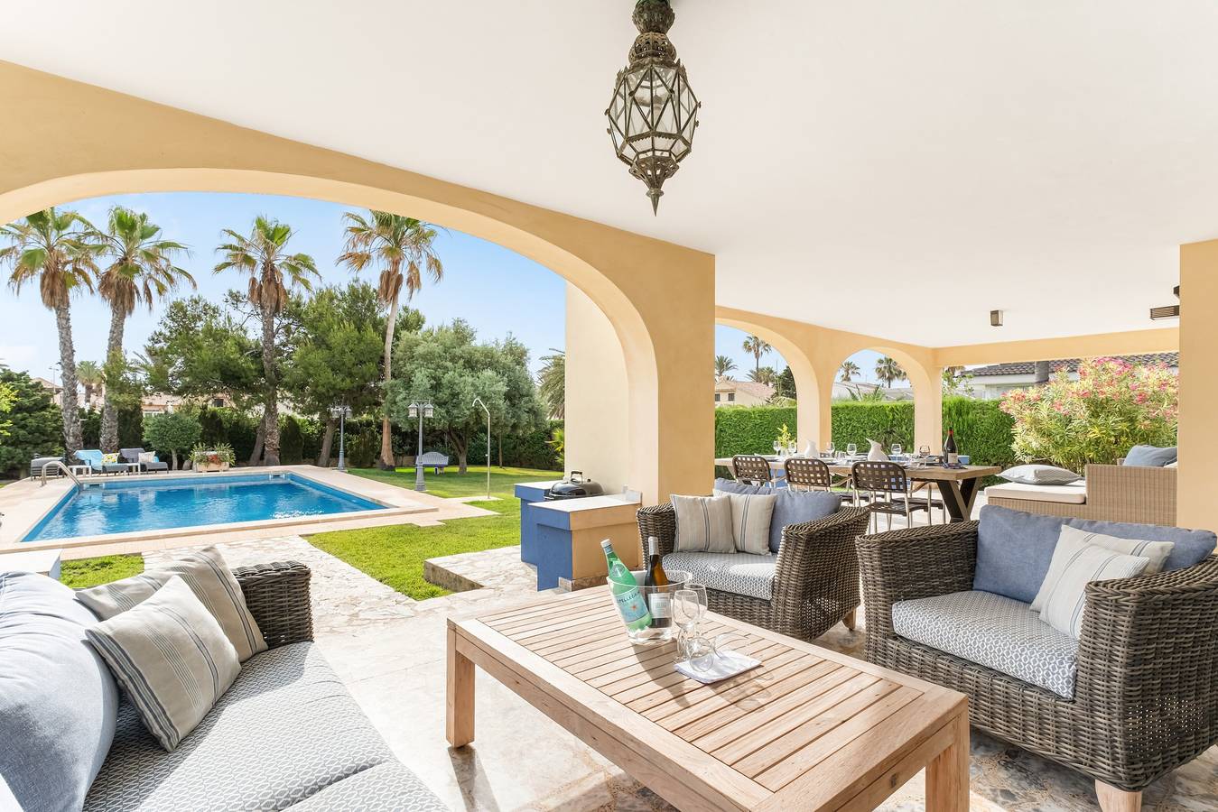Villa 'Luxury Next Beach Cabo Roig' mit privatem Pool, Wi-Fi und Klimaanlage in Cabo Roig, Costa Blanca