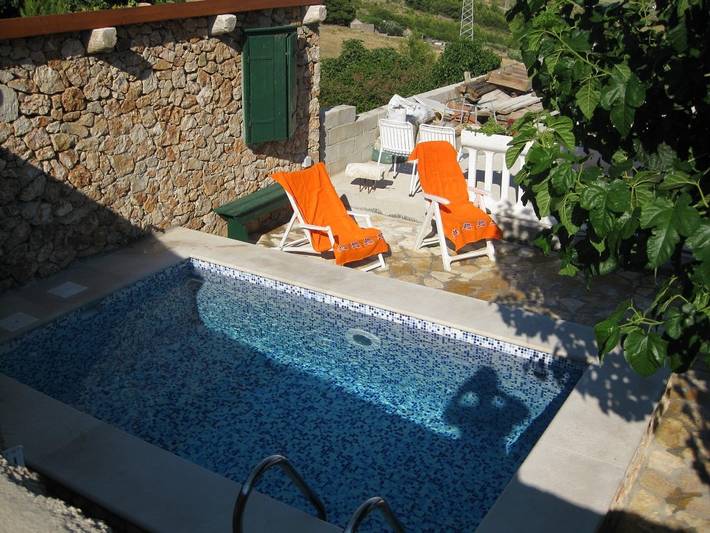 Ferienhaus für 4 Personen, mit Terrasse in Bol