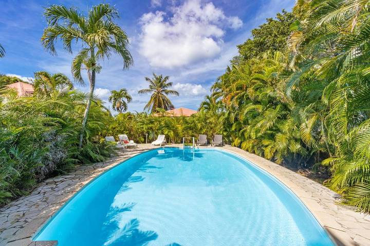 Parque de vacaciones para 4 personas, con piscina y jardín además de vistas y terraza - 1