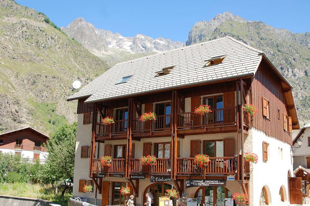 Apartamento entero, Apartamento dúplex para 6/8 personas, balcón sureste, piscina, jacuzzi in La Chapelle-en-Valgaudémar, Parque Nacional de los Ecrins