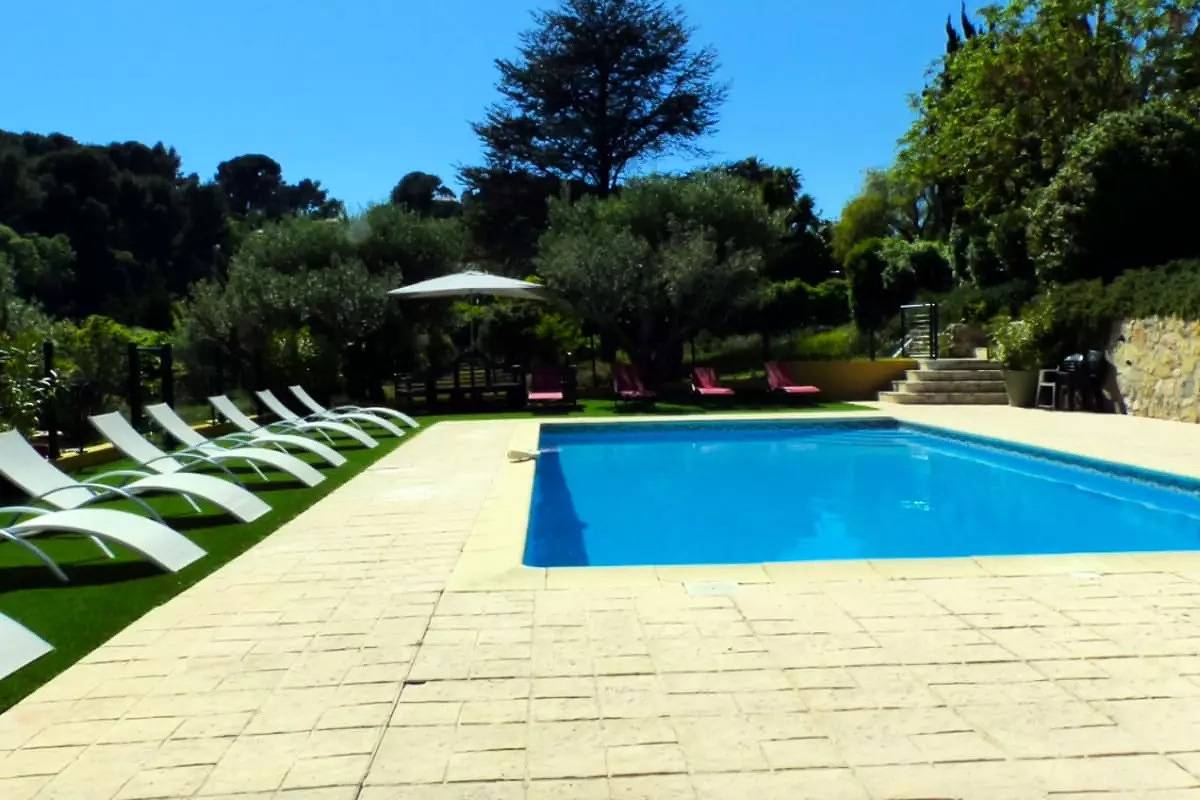 Houses & Villas for 16 Persons in Ollioules, Toulon region