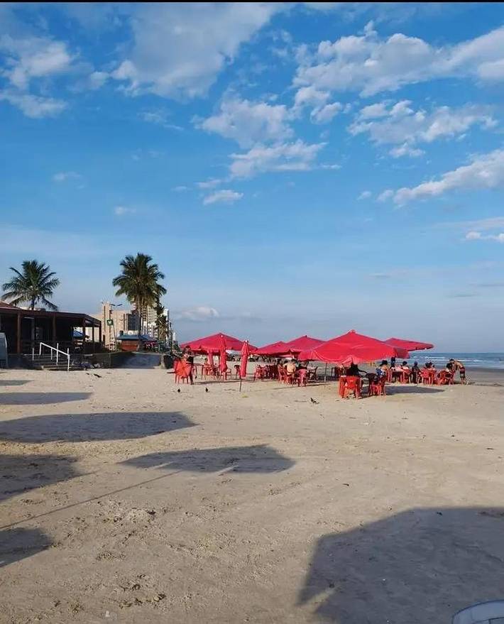 Casas e apartamentos de temporada para 4 pessoas, com vista e jardim em Mongaguá