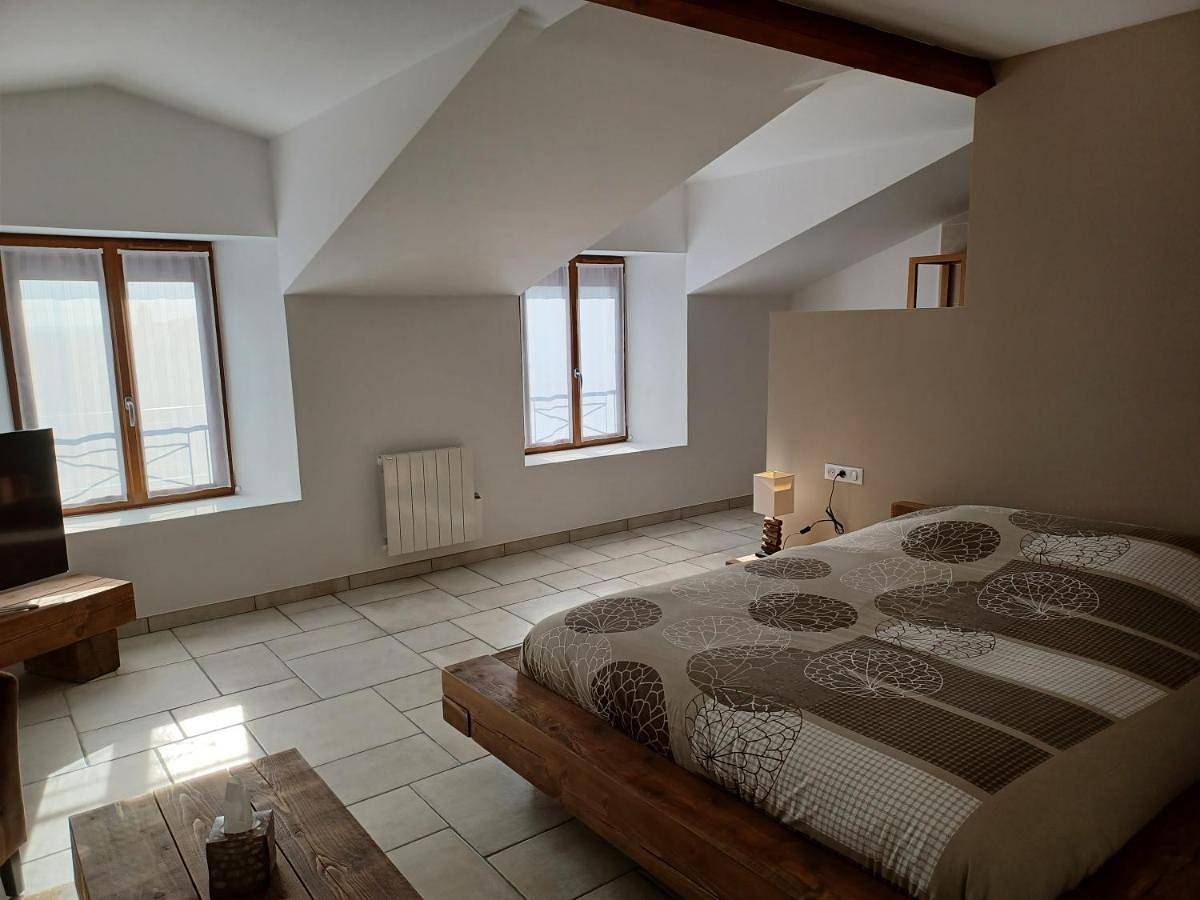 Double Room with Private Bathroom in Thairé, Région de La Rochelle