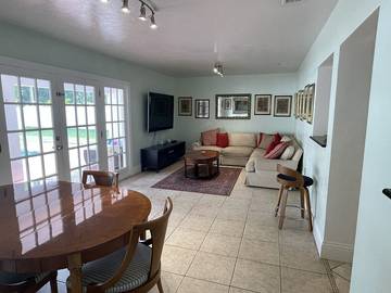 Vacation Home for 6 Guests in Sarasota Heights, Sarasota, Picture 2