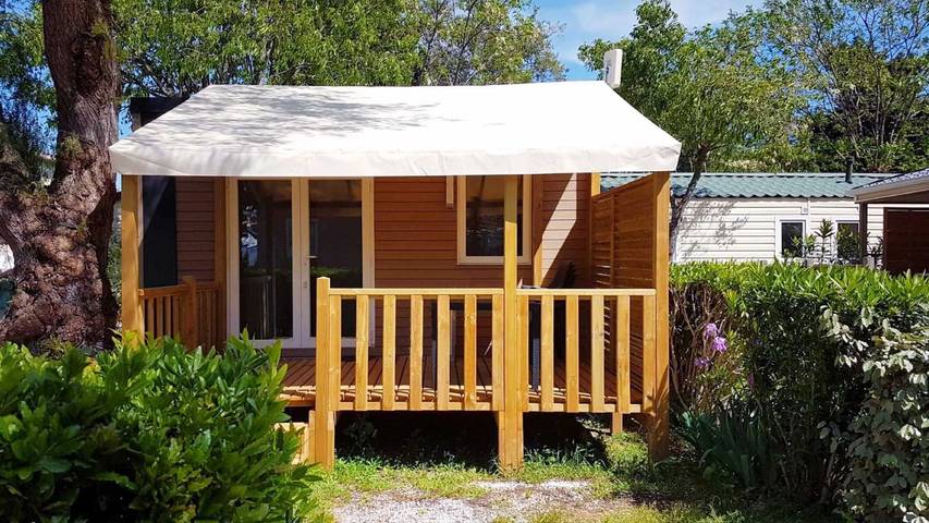 Camping pour 4 personnes, avec terrasse, animaux acceptés à Bormes-les-Mimosas