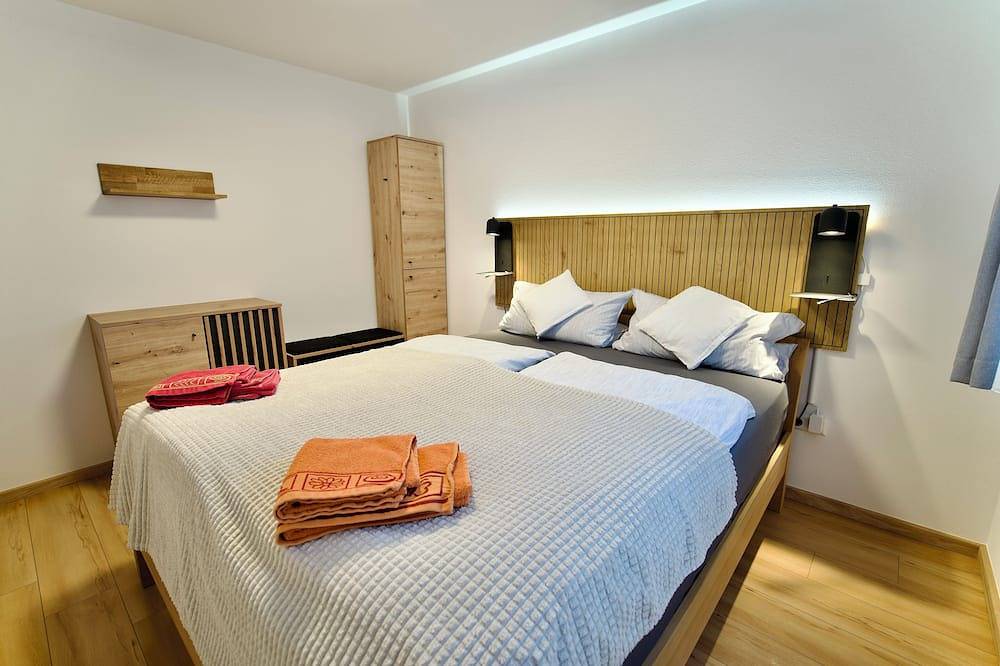 Ganze Wohnung, Ferienwohnung mit Terrasse, Grill und Garten in Neuhausen in Neuhausen, Nordschwarzwald