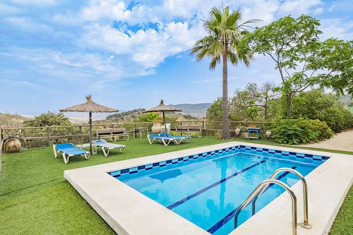 Casa rural para 4 personas, con terraza y jardín en Ardales