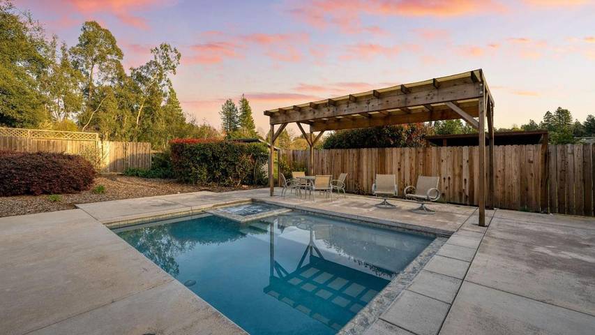 Maison de vacances pour 8 personnes, avec jacuzzi ainsi que terrasse et piscine - 1