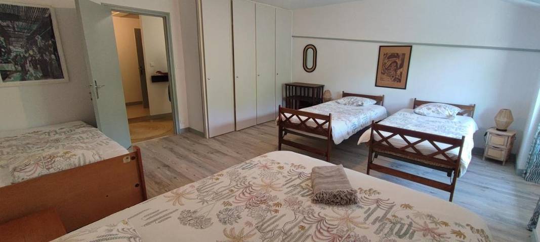 Location de vacances pour 5 personnes, avec Terrasse ainsi que Jardin et Vue à Cransac - 4