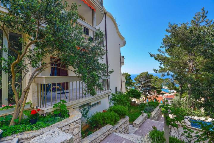 Holiday apartment for 4 people, with pool and balcony as well as garden - 1