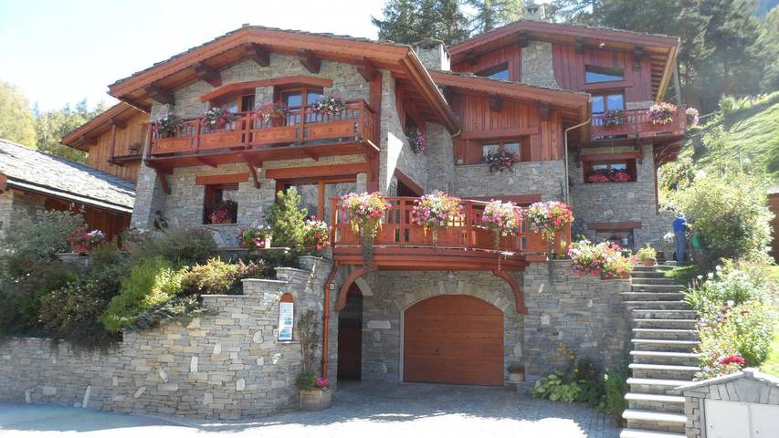 Gîte pour 8 personnes, avec Terrasse et Jardin