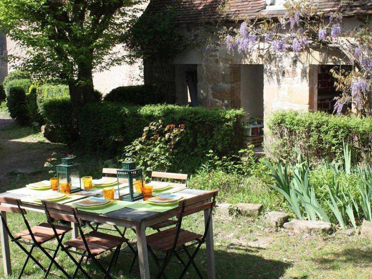 Holiday Home (6 Adults) in Cérilly, Région de Montluçon