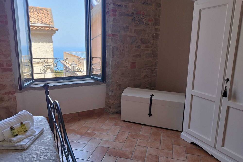 Ganze Wohnung, Ancient Aragonese Dwelling in the heart of the ancient village of Agropoli with sea view in Agropoli, Cilento