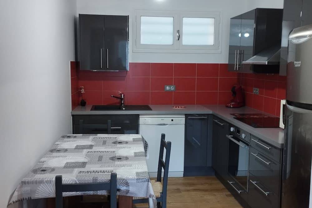 Appartement entier, Quiet apartment in the heart of the spa district close to shops in Vals-les-Bains, Parc naturel régional des Monts d'Ardèche