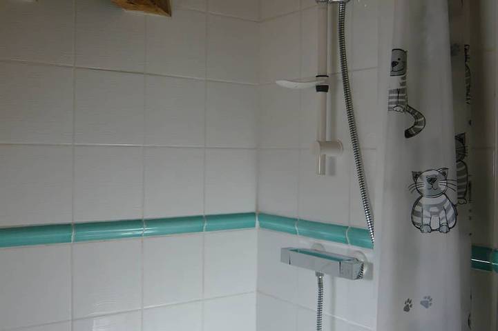 Gîte pour 2 personnes, avec terrasse ainsi que jacuzzi et jardin à Boisse - 3