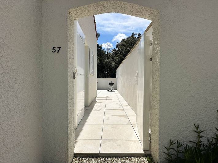 Location de vacances pour 4 personnes, avec terrasse dans Office De Tourisme Des Mathes La Palmyre - 3