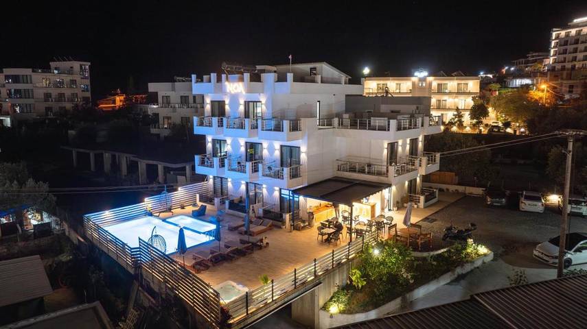 Hotel dla 3 osób, z basen i widok oraz ogród w Ksamil