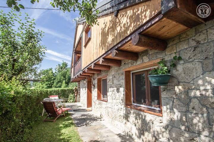 Gîte pour 4 personnes, avec Balcon ainsi que Terrasse et Jardin à Jarrier