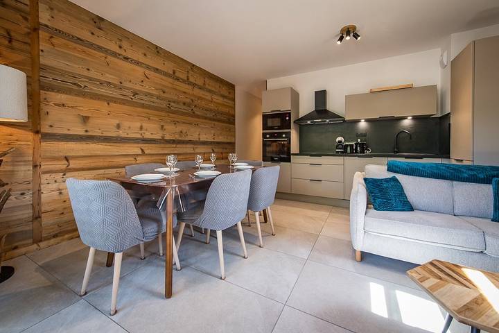 Ganze Ferienwohnung, Luxury Apartment with South-Facing Balcony - Sleeps 6 in Saint-Sorlin-d'Arves, Region Saint-Jean-de-Maurienne
