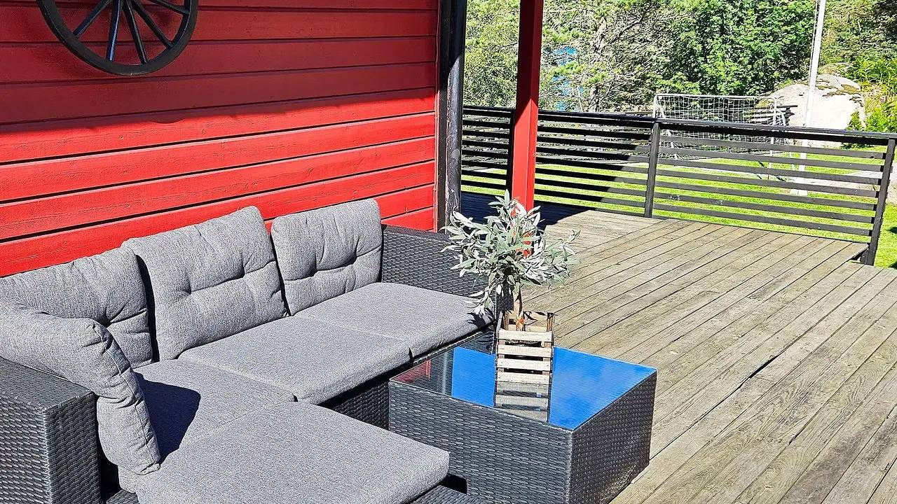 Feriehus for 7 personer med terrasse in Lyngdal